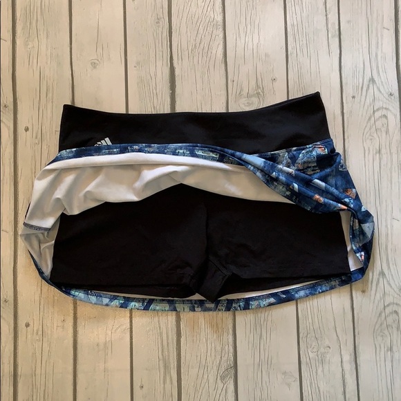 Adidas Skort Size Large - Picture 4 of 9